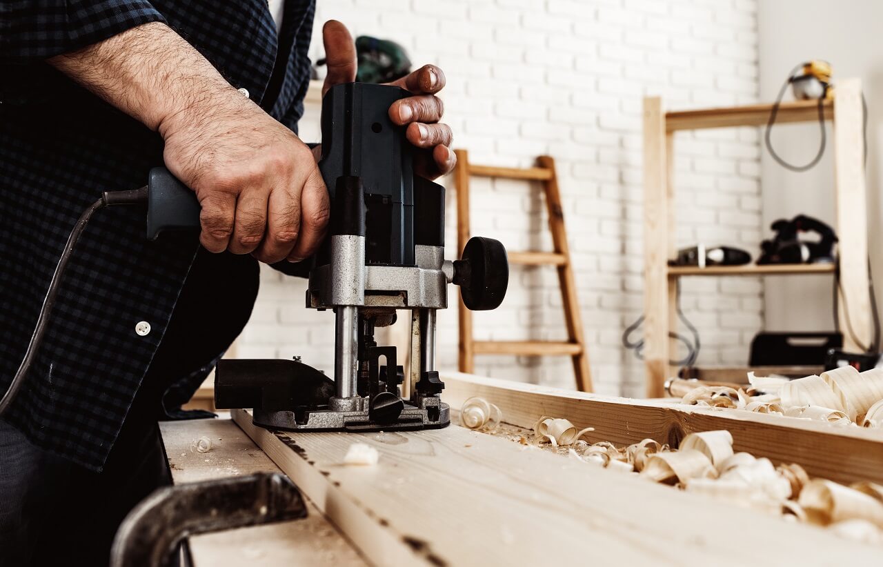 Ручной фрезер по дереву