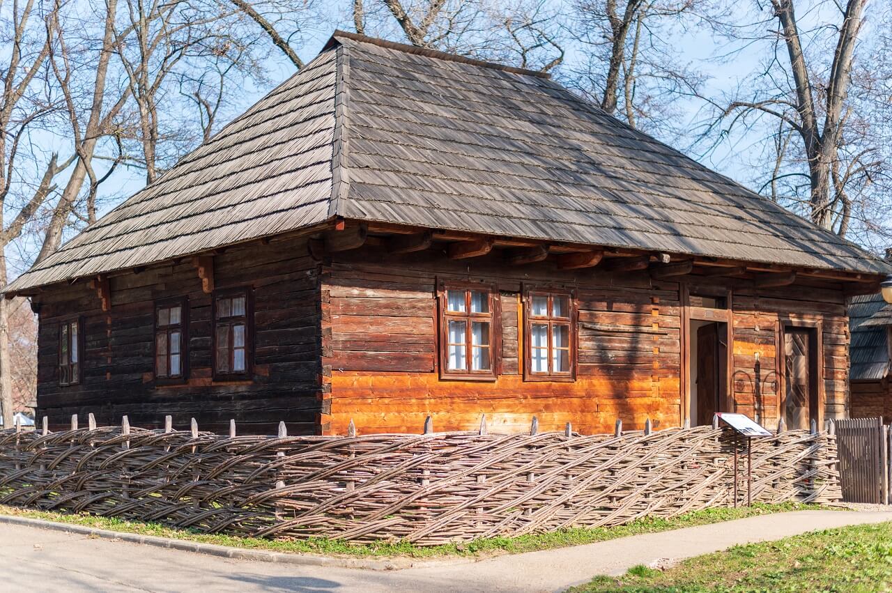 Лессирующие составы для деревянного дома